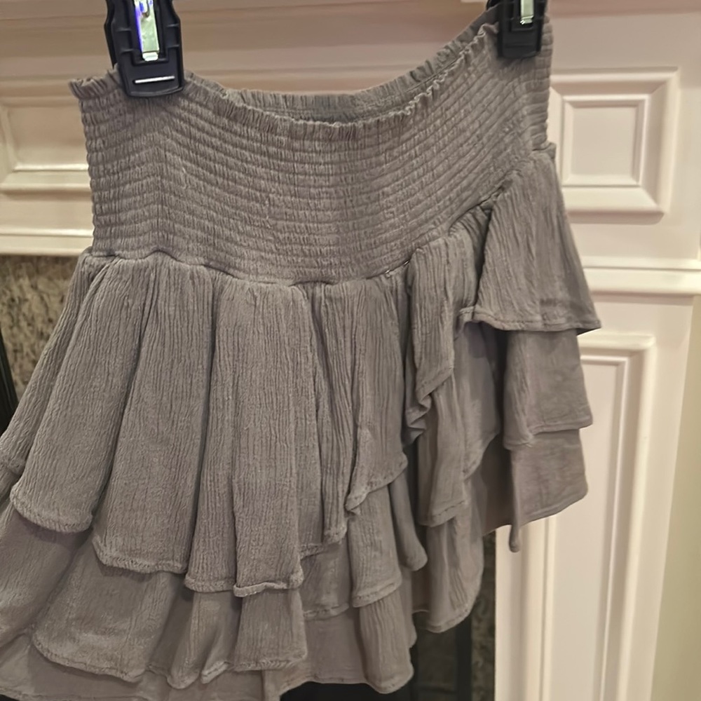 Flowy mini skirt